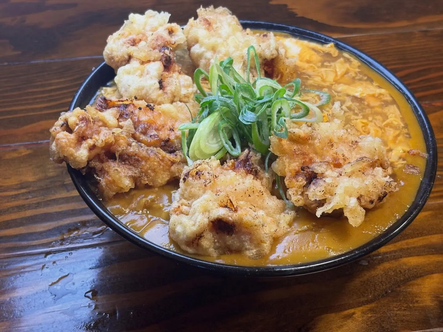 鬼盛鶏卵カレーうどん|総重量1.5kg!爆食い派もシェア派も...